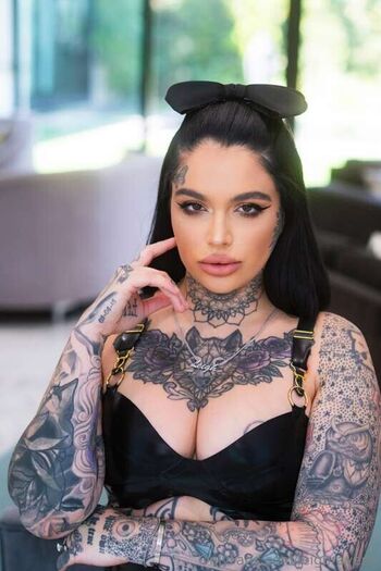 Leigh Raven