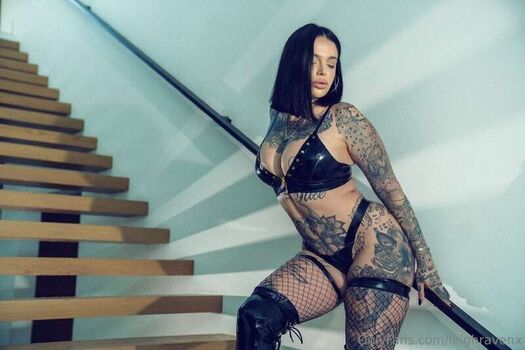 Leigh Raven