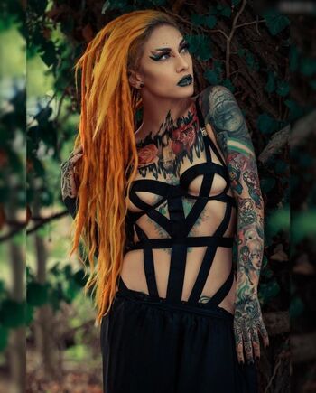 Lena Scissorhands