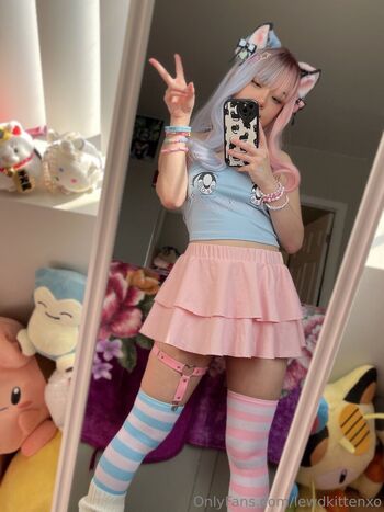 Lewdkittenxo