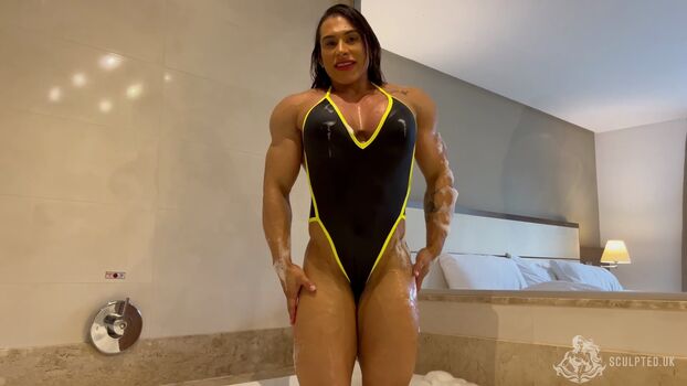 Leyvina IFBB