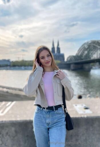 lia_big_boobs
