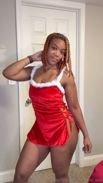 lil_moni_que