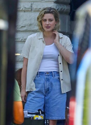 Lili Reinhart