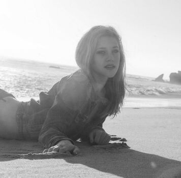 Lili Reinhart
