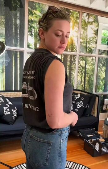 Lili Reinhart