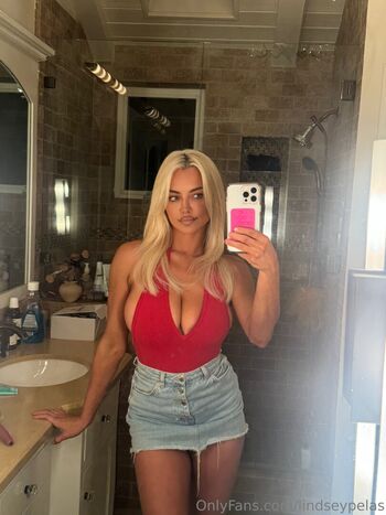 lindseypelas