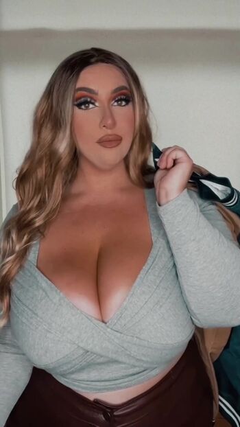 Lizzy B