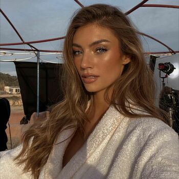 Lorena Rae