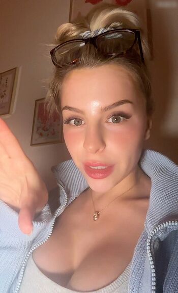 Lucia Leona