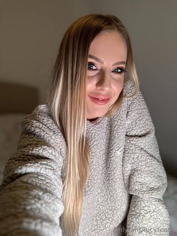 lucy_robinson