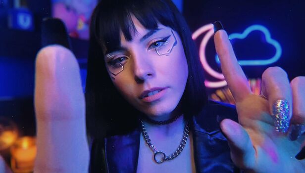 Luna Bloom