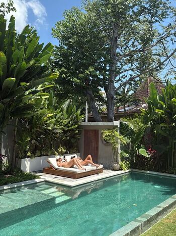 Mackenzie Vassallo / mackenzievassallo