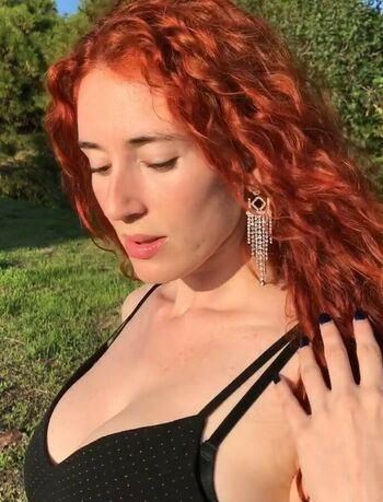 Madeleine Baldachino