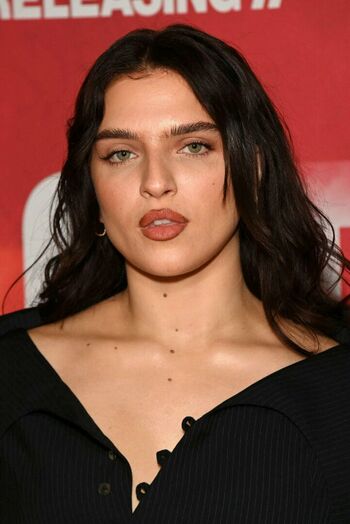 Mae Muller