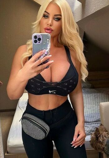 Mandity Izabella