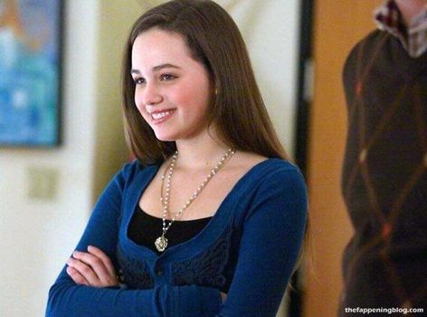 Mary Mouser