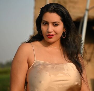 Maya The Doe Eye Girl