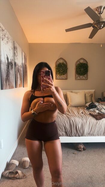 Megan Mullins / megmullinss / meganskyblue