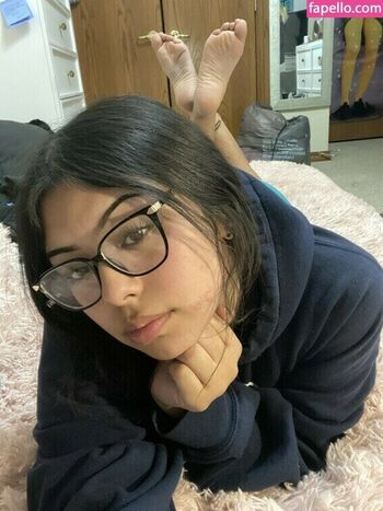 mimis_feets