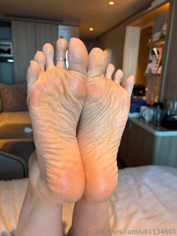 Mimisfeet1