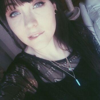 MissGLaDOS / dieamelie_