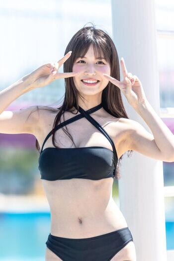 Momo Sakura
