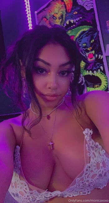 monicaxoxo