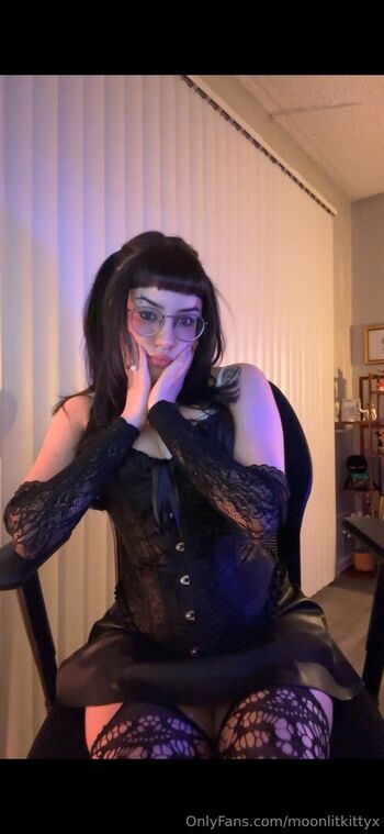 moonlitkittyx