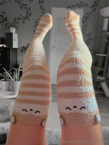 my.blushy.kittn.free