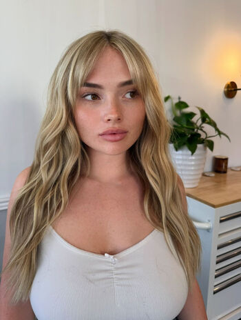 Natalie Alyn Lind