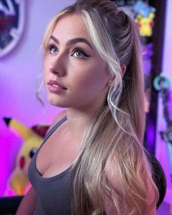 Nicki Taylor