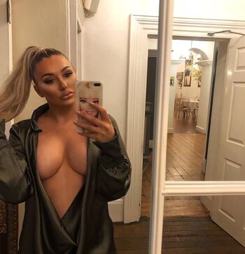Ninawoolley