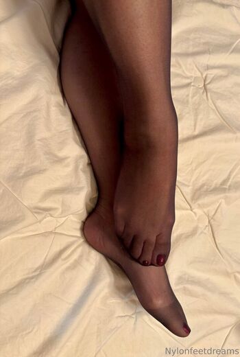 nylonfeetdreams