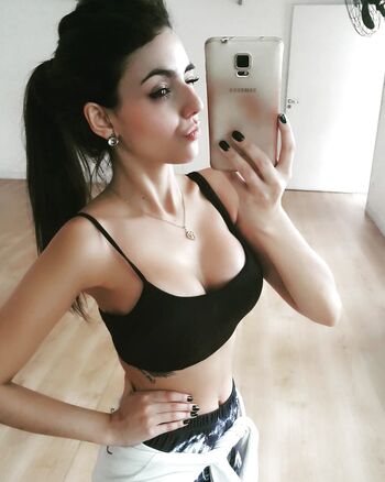 Nyvi Estephan