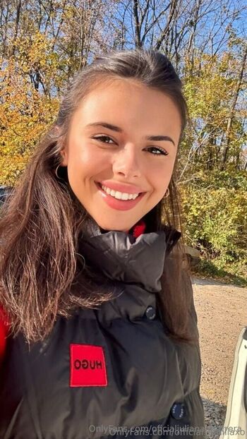 oficialjulianaaherrera