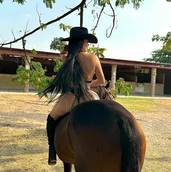 Paola Flores