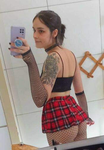 PeachyClara