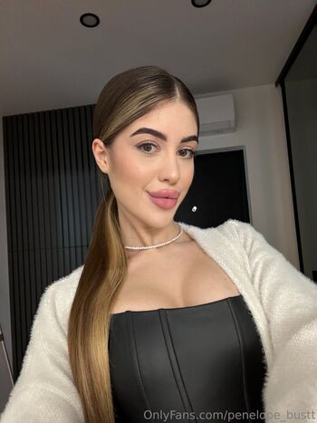 penelope_bustt