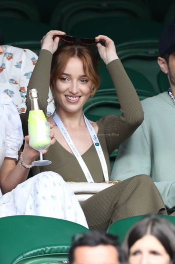Phoebe Dynevor