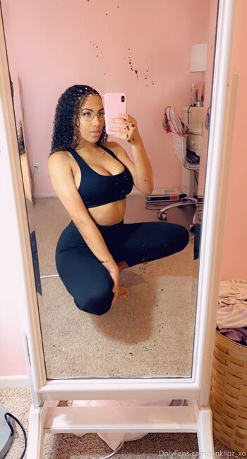 pinklipz_xo