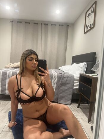 Prettyassdee3_