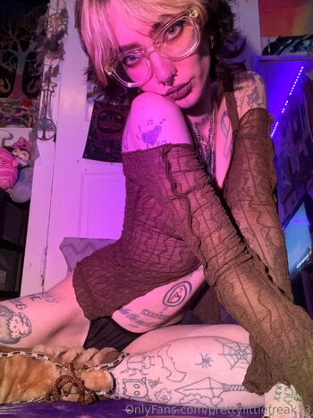 prettylittlefreak13