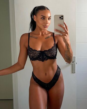 rayaadesouza