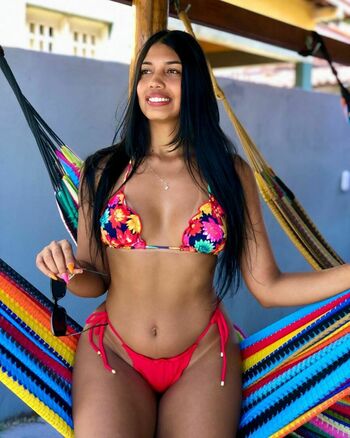 Rebeca Tamonzinha