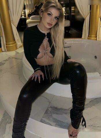 Rebecca Cambria