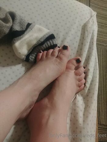 reds_feet