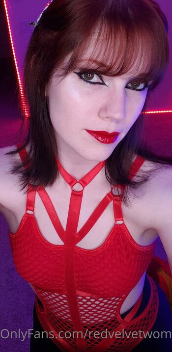 redvelvetwoman