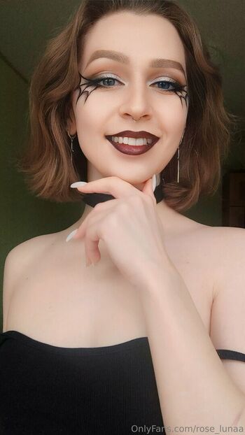 rose_lunaa