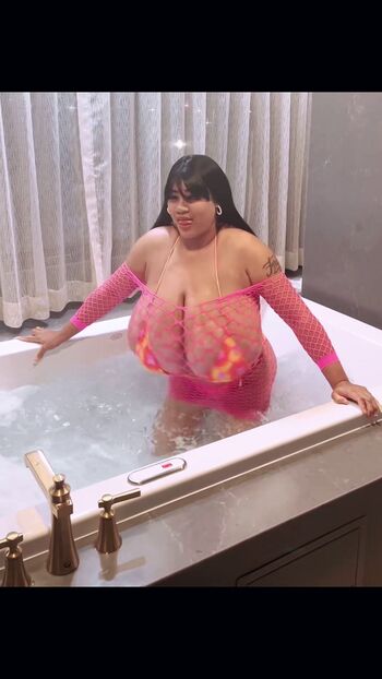 Roxi Red